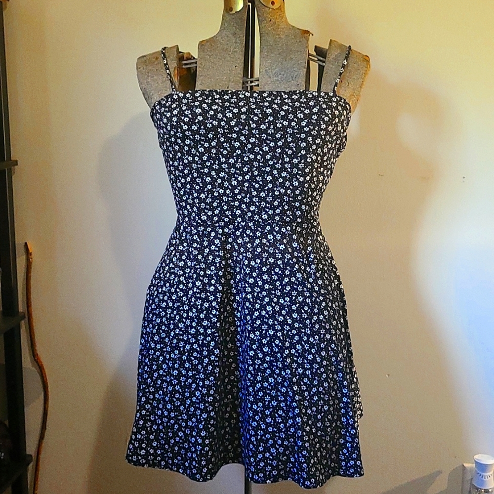 Black daisy dress